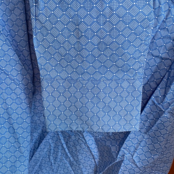 Men’s Banana Republic Button-Down - Picture 7 of 8